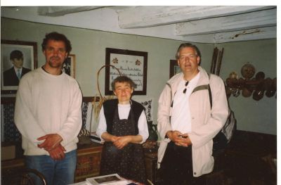 Artikelförfattaren och Ulf Irheden hemma hos Sara Dootz. 